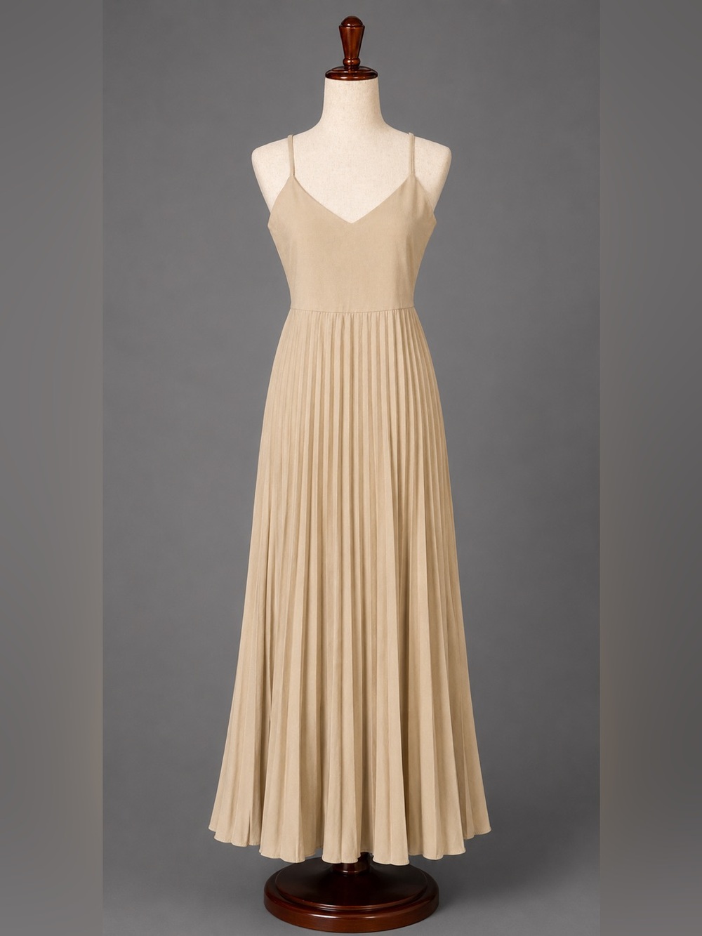 Riri n Co. soft pleated maxi dress w spaghetti straps. Soft beige/ tan. 8-10